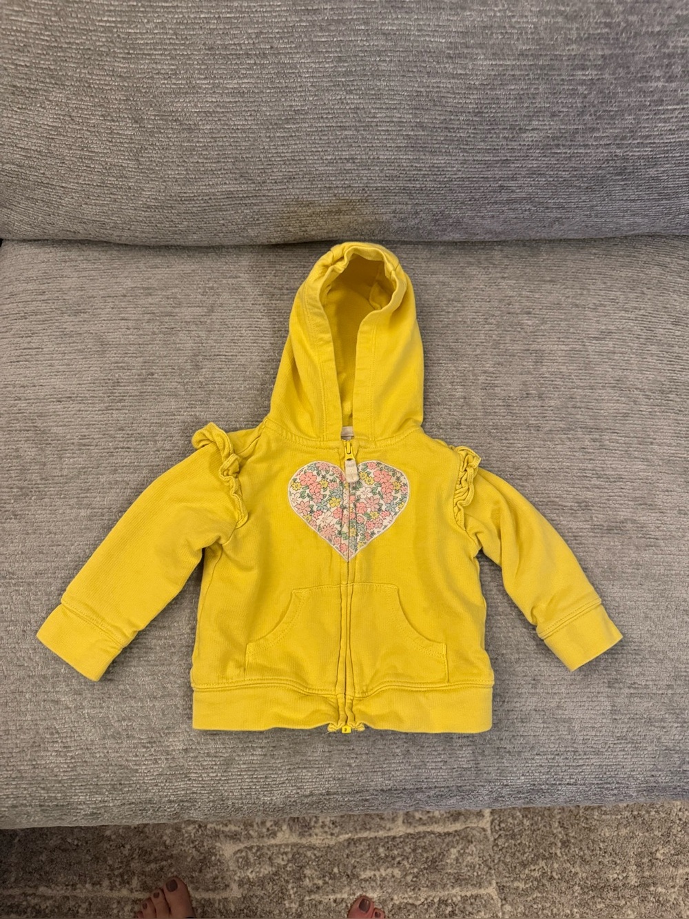 Baby Yellow Hooded Sweatshirt with Ruffle Shoulders sz6mths